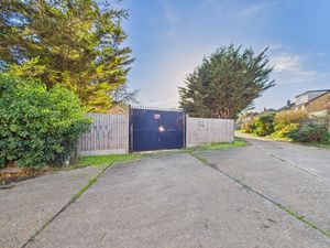 Photo 27- click for photo gallery